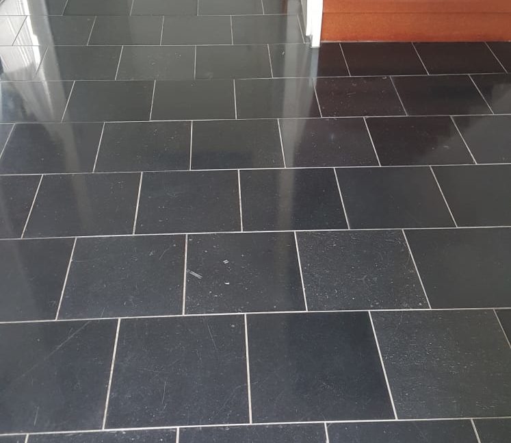 Natuurstenen vloer na herstel door Glasstone